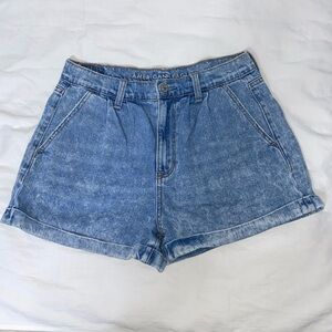 Women’s American Eagle high waisted roll up 90’s Mom jean shorts size 6‎